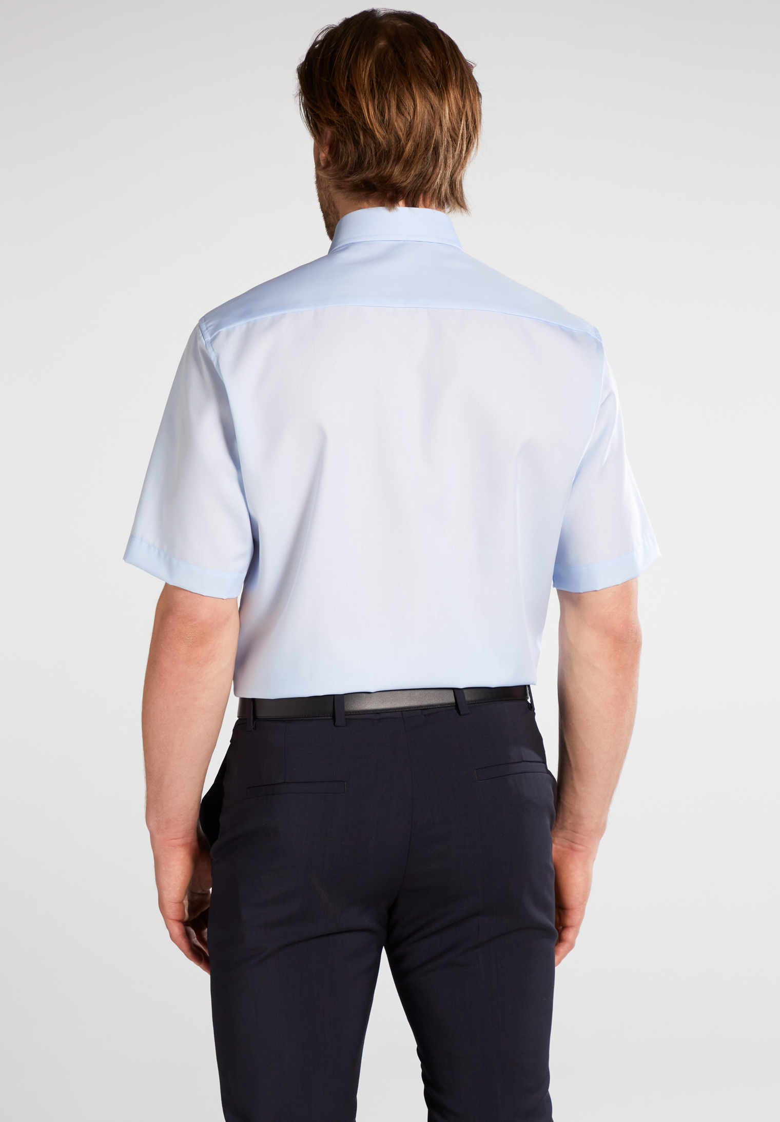 1SH00111_01-11_model_rueck_big